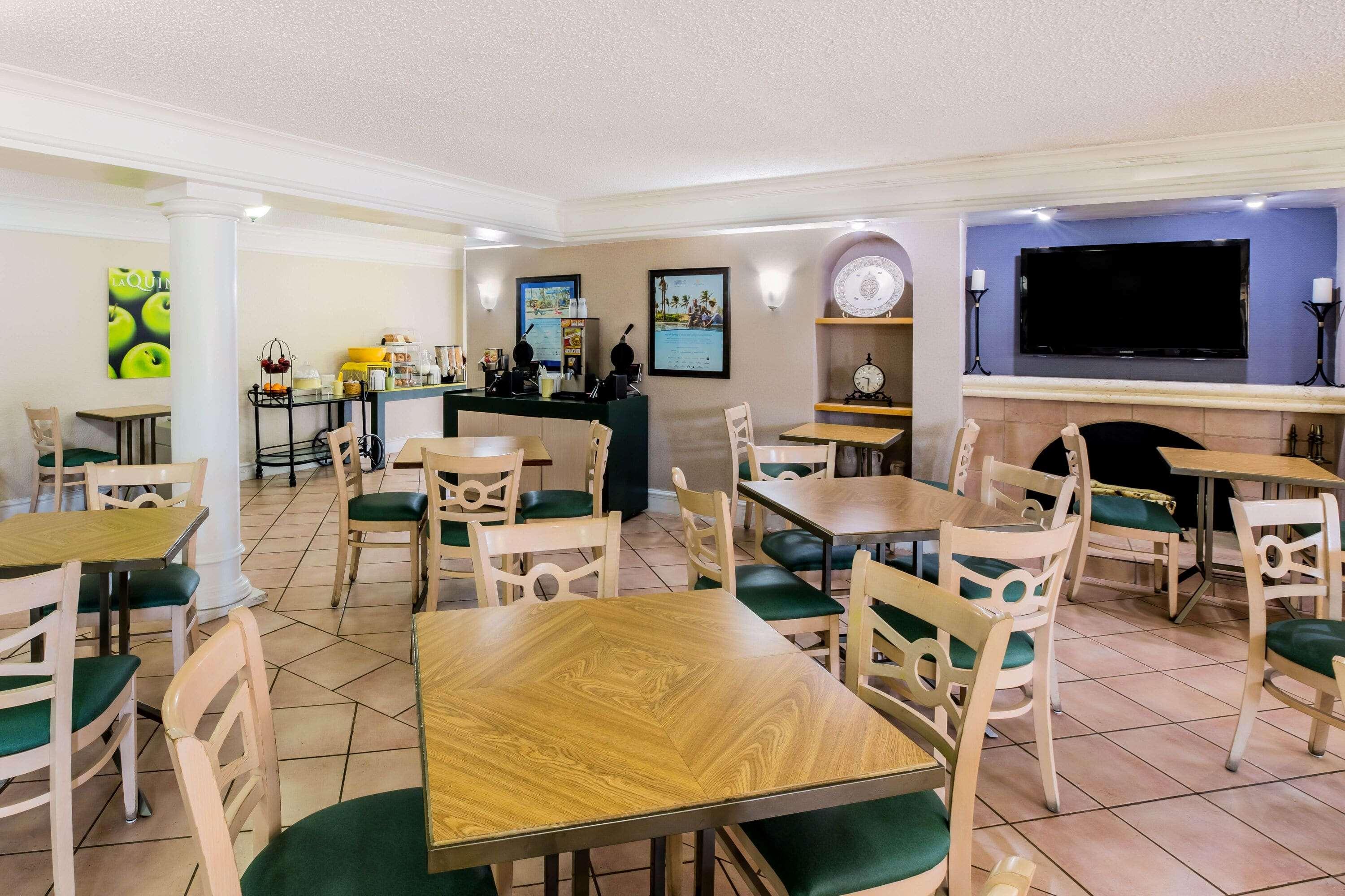 La Quinta Inn By Wyndham Лафкин Экстерьер фото